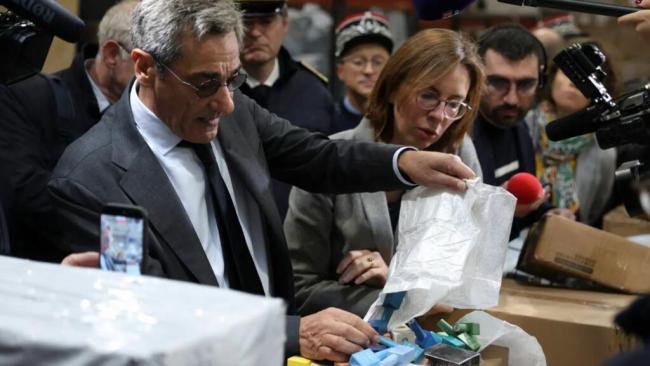 20万个包裹被拦截拆封 法高官拒见这个中国人