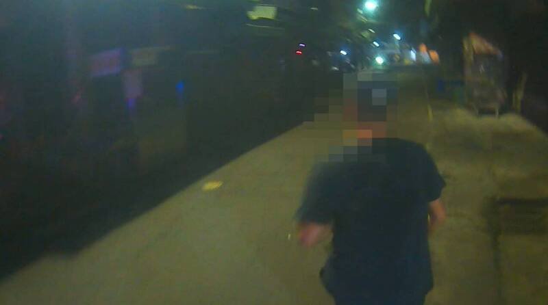 王男遇警方盘查拔腿狂奔。（民众提供）