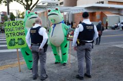 川普对波特兰部署国民兵争议 联邦法官下令永久阻止