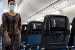 上班首日就遭开除! 中国籍空姐喊冤「只是拿几瓶水」 新航回应了