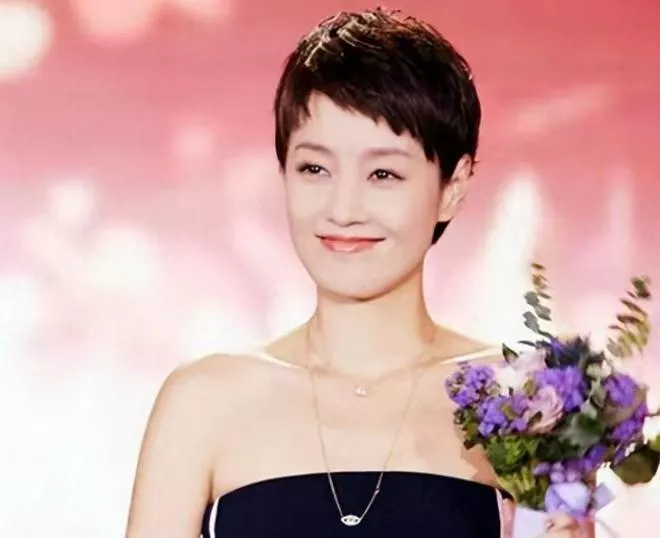 马伊琍为争夺女儿抚养权拼尽全力,如今文章反倒成了最大受益者