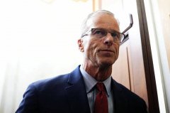 美政府结束关门重大突破！ 参院60-40惊险过关 8民主党员倒戈