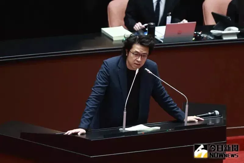 中国发视频扬言全球通缉沈伯洋 本人愤怒回应