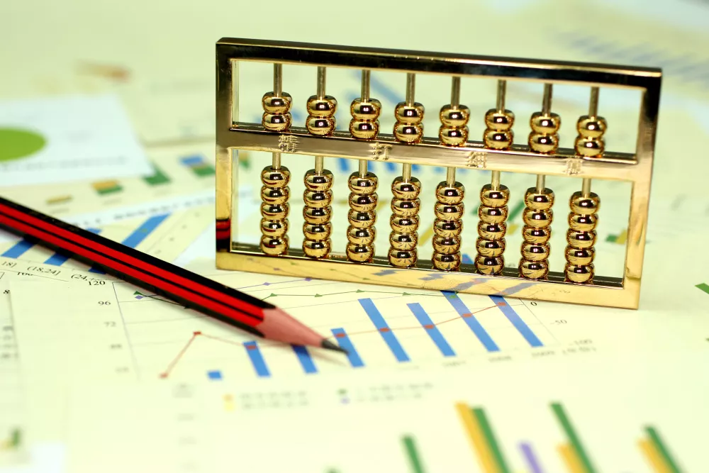 "大字吹牛,小字免责":车圈营销乱象,正在裹挟消费者