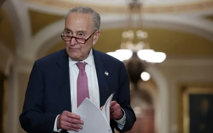 多名民主党人倒戈支持重开政府，舒默被要求下台