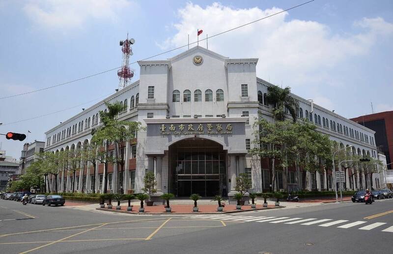 位于台南市新营区的台南市警察局拿出刑案数据强调台南治安平稳，警民比例位居六都第三。（民众提供）