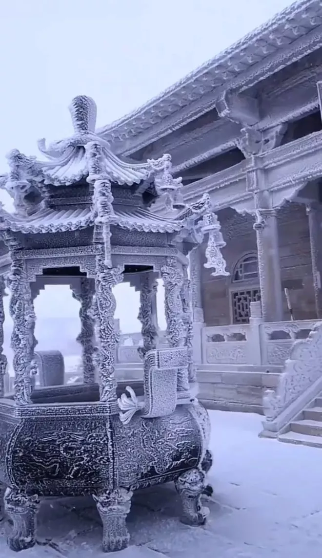 -44℃?五台山北台龙王殿被冰封 宛若仙境