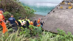 六旬钓客昏倒八尺门渔港防波堤 送医急救2小时仍不治