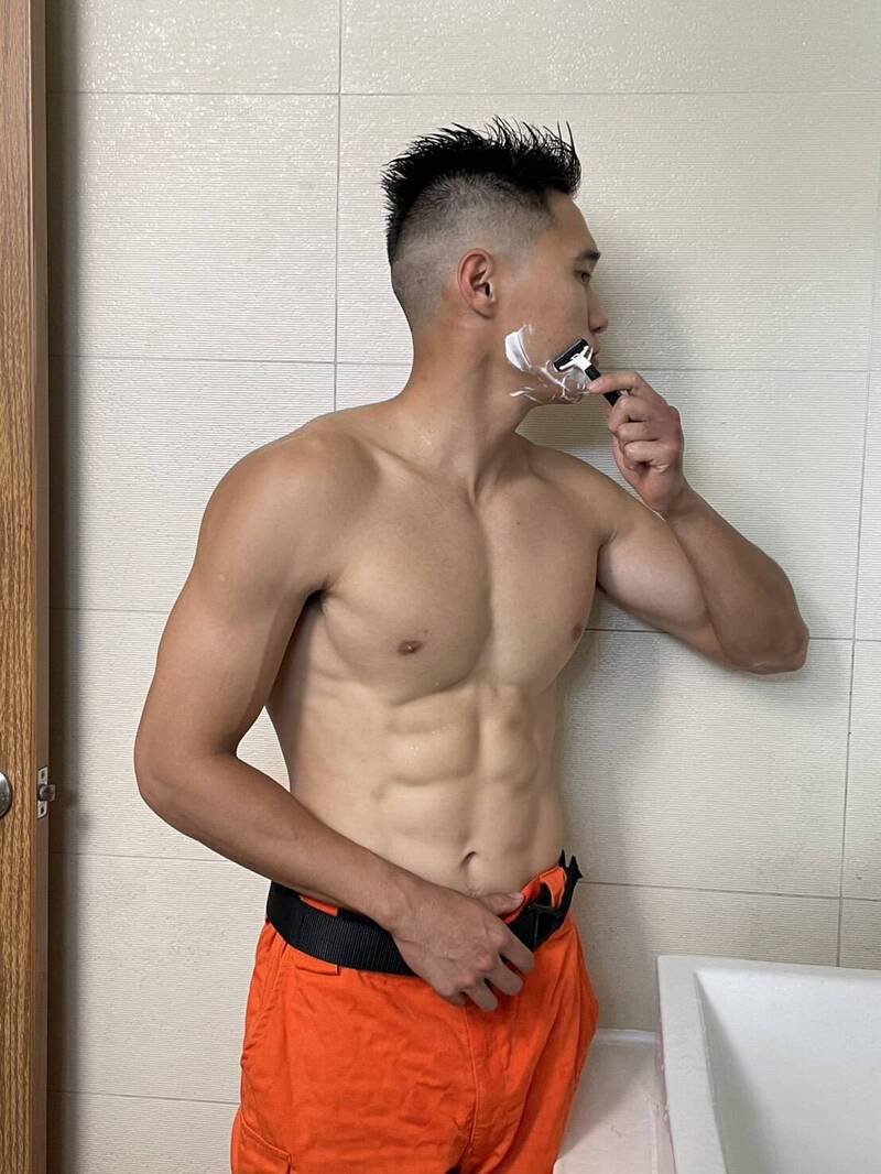 2026新竹县消防局形象月历，图为新埔分队陈韵劦。（新竹县消防局提供）