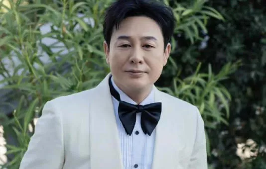 被官方点名的演员张颂文 给其他明星上了一课