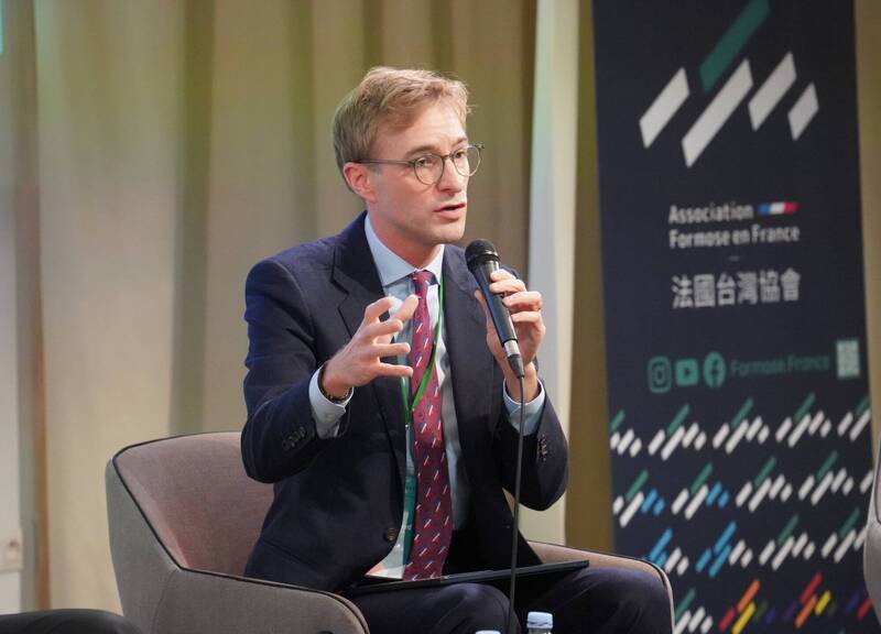 第54届欧洲台湾协会联合会年会15日在巴黎的法国国立东方语言与文化学院（Inalco）举行，裴伦德（Luke de Pulford）受邀参加座谈。（中央社）