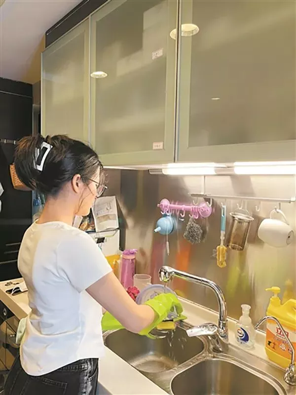 “全职儿女”,是新型“啃老”?