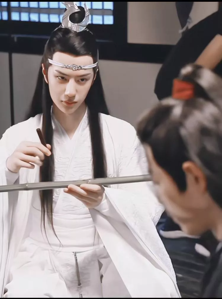 48小时内，央视4次点名，曝光王一博的真实处境