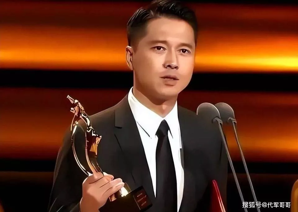 李小萌近况曝光，意外揭开王雷隐藏财力