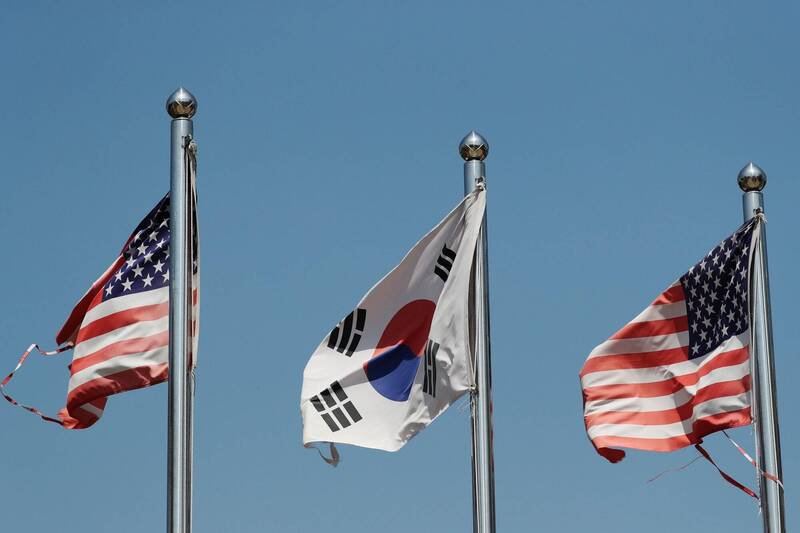 消息人士16日透露，川普政府今年8月已取消南韩采购美制武器时的非经常性费用豁免政策。（彭博资料照）