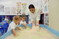 儿童玩耍用沙子含石棉 澳洲69间学校紧急关闭