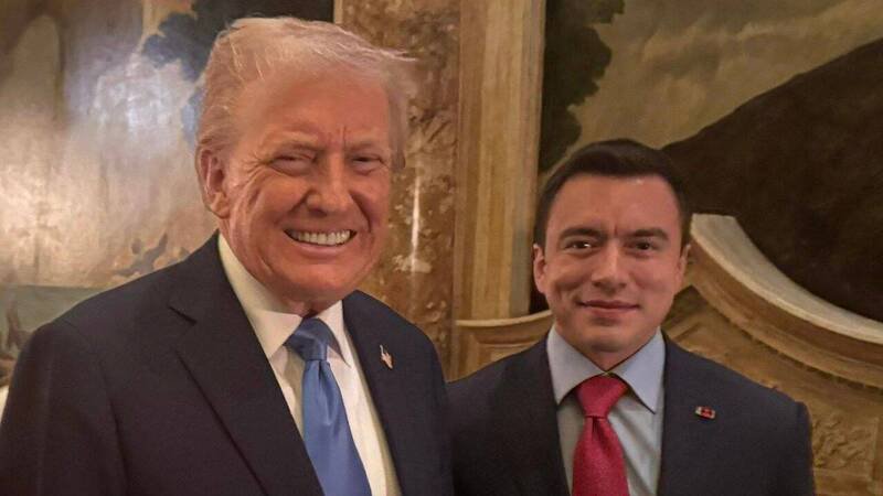 厄瓜多总统诺波亚（Daniel Noboa，右）被视为美国总统川普（左）在拉丁美洲的亲密盟友，图为两人今年3月于川普海湖庄园会晤的画面。（图撷取自诺波亚X帐号）