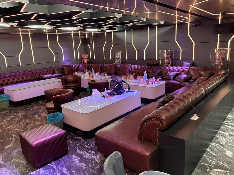 南部最大水房头「鸭哥」落网，检警发现他在商办里设私人招待所款请亲友。（记者黄佳琳翻摄）