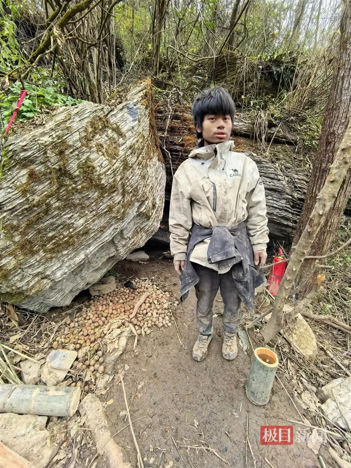 荒野求生选手下山休整：喝上鸡汤 每人住一栋别墅