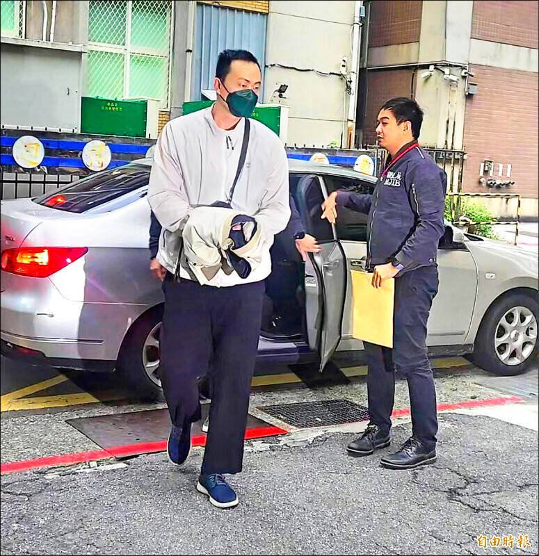 太子集团旗下尼尔创新负责人林扬茂（左）上回交保，这次被检方声押禁见。（资料照，记者王定传摄）