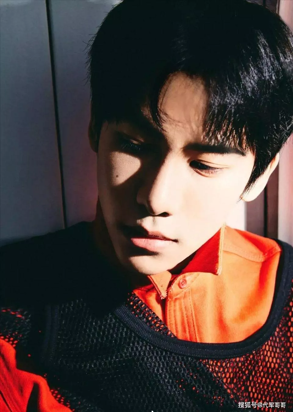 26岁男星遭46岁富婆“控制”6年！