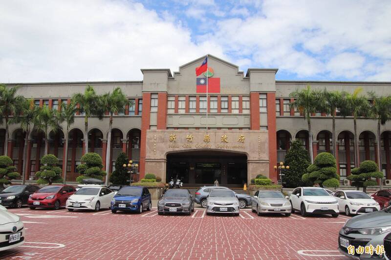 新竹县前劳工处长刘家满、前副处长林东山贪污被判有罪，县府表示，将再次召开考绩会，若确认有重大违失，将依公务员惩戒法之规定，报请监察院审查。（资料照）