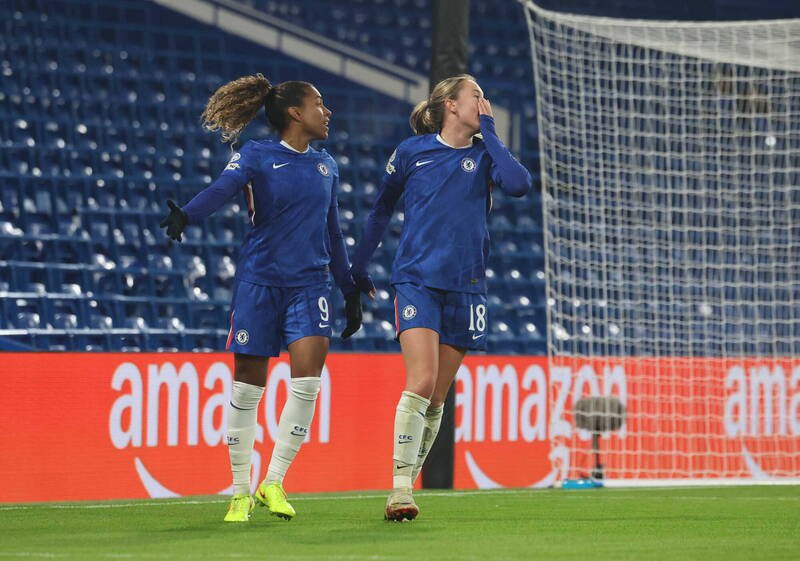 欧洲足总女子冠军联赛在英国伦敦时间20日晚间开打。（欧新社）