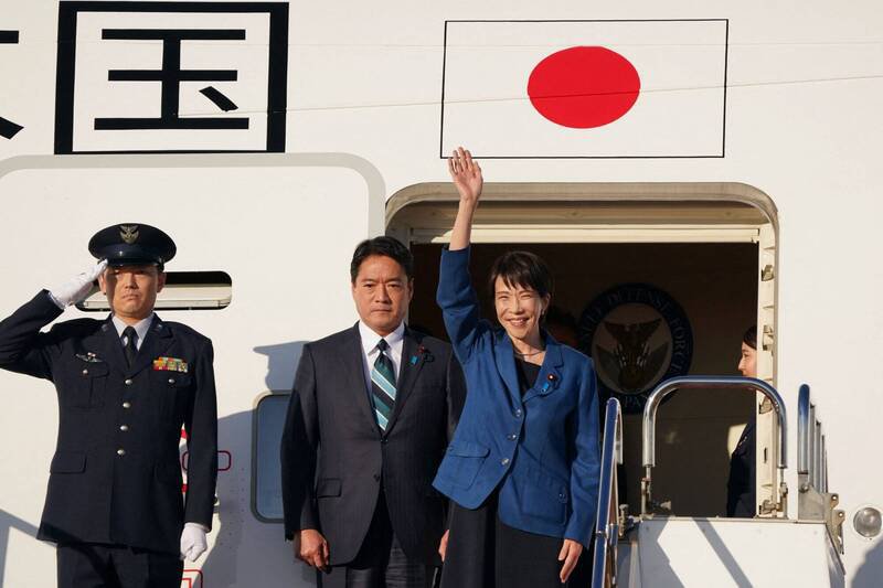 日本首相高市早苗飞抵南非，在G20峰会是否会和中国总理李强会晤受到关注。（法新社）