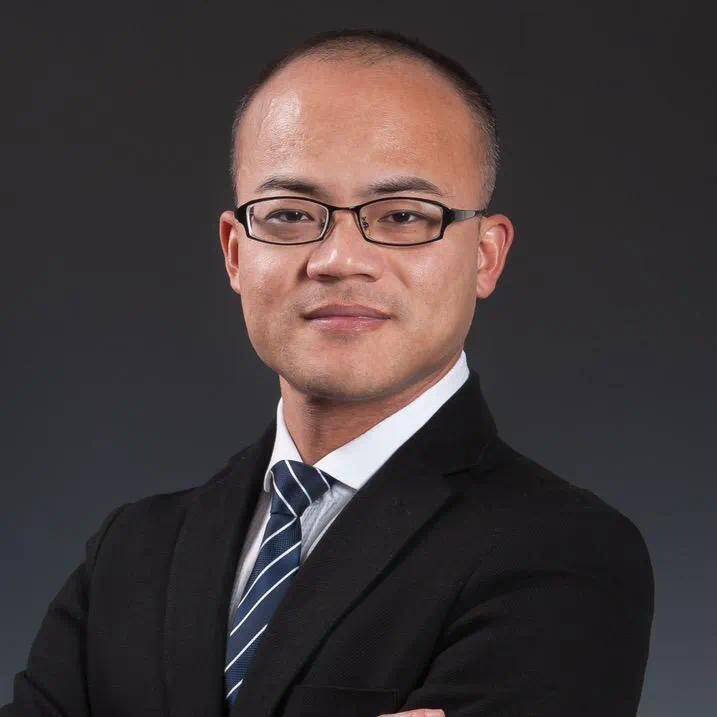 中国湖北武汉知名律师林辉惊传打羽毛球期间猝死。（撷取自凤凰网）