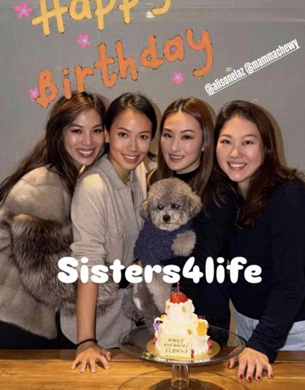 林青霞38岁继女产后露脸,与姐妹庆生身材纤瘦