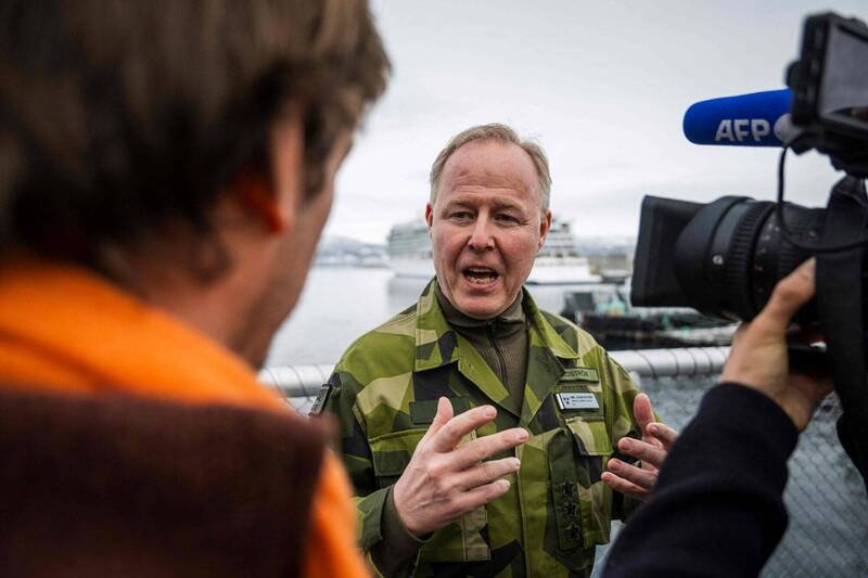 瑞典国防参谋部长爱德斯壮表示，为因应俄罗斯的威胁，国防军希望购入射程至少达2000公里、可以打击俄罗斯境内目标的长程武器。（欧新社档案照）