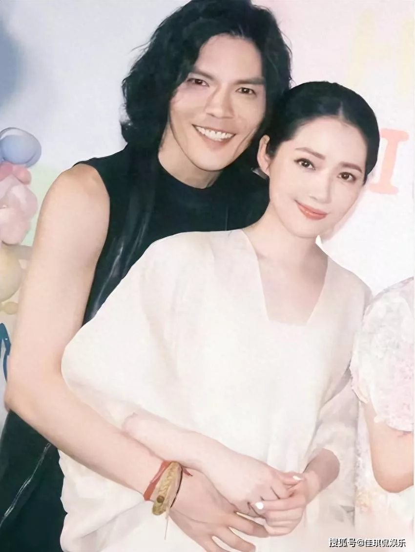 郭碧婷在家自拍曝光内景!面积小装修简单显拥挤