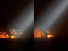 黑海变火海！俄罗斯「影子舰队」2油轮接连爆炸 火焰直冲天际