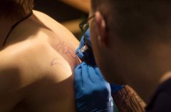 刺青颜料会进入淋巴系统  瑞士研究：杀死免疫细胞、扰乱疫苗反应