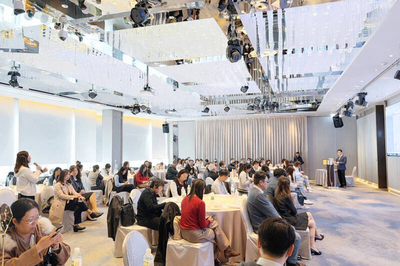 司法医学鉴定圆桌论坛，现场讨论热烈。（法务部提供）