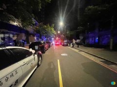 串烧店凌晨太吵 住户楼上砸玻璃瓶 酿楼下酒客大乱斗