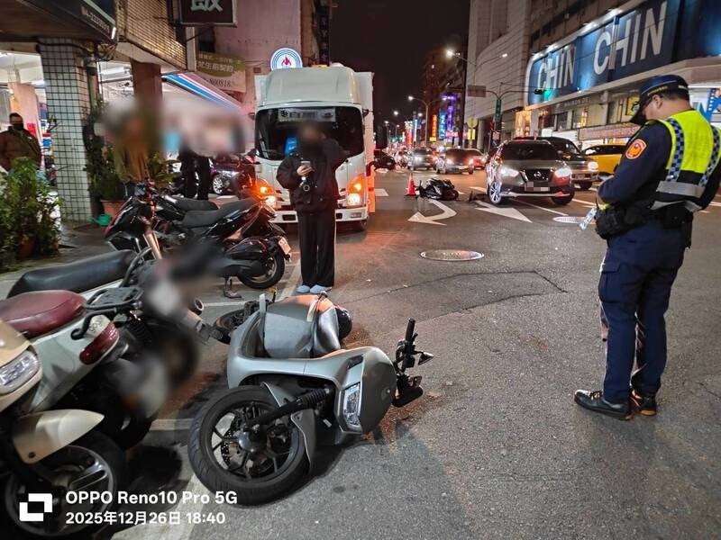 警方到场处理。（民众提供）