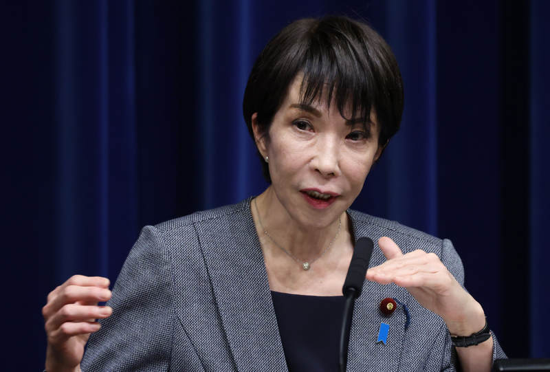 日媒揭露，中国内部将此波对台军事施压与对日本的强硬反制，视为一套完整的「杀鸡儆猴」战略。图为日本首相高市早苗。（美联社）