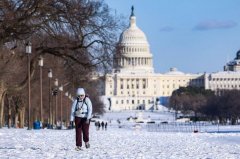 冰风暴狂袭美国 超过67万户停电、至少已29人死亡