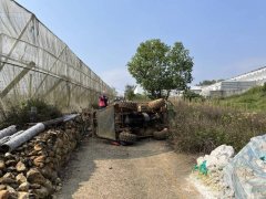 疑操作不当 埔里印尼移工遭侧翻喷药车重压身亡