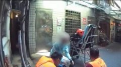 小小爱心手环立大功 警方帮助走失七旬老妇跟家人团聚