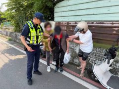迷途5公里难耐高温瘫坐路旁 平镇警暖送失智翁返家