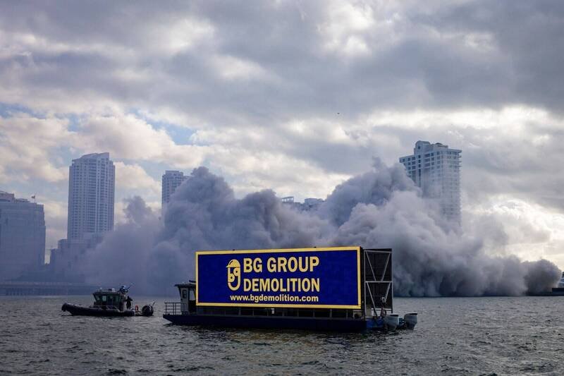 迈阿密文华东方轰然倒塌。（彭博）