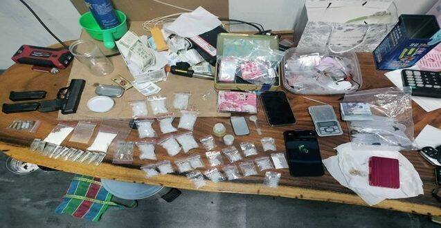 台中市第三分局去年8月逮捕贩毒的李姓男子，并在现场起出大批毒品。（记者陈建志翻摄）