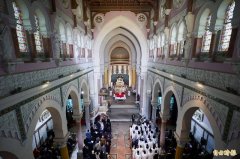 教宗访圣奥古斯丁出生地 向反战理论神学家致敬