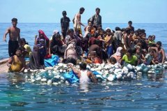 至少250人失踪！ 罗兴亚难民船在安达曼海翻覆