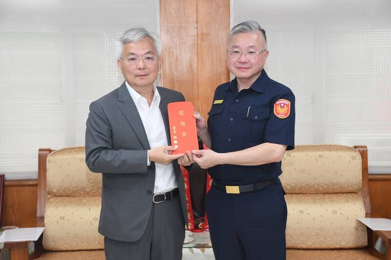 内政部警政署署长张荣兴于昨（15）日下午前往苗栗县警察局，慰勉员警执行进香活动勤务辛劳。（图由警察局提供）