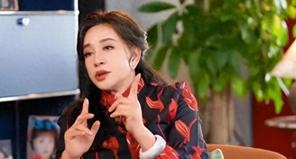 75岁刘晓庆拒绝无性婚姻，道出4婚3离真相