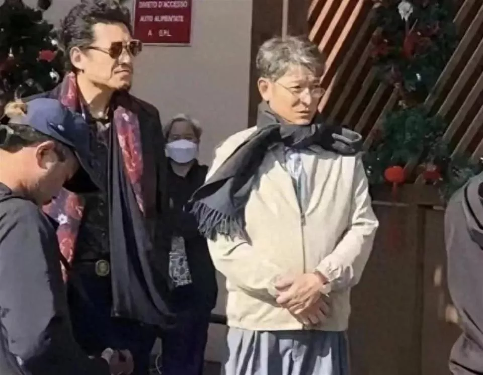 香港天王刘德华近照曝光，瘦到脸颊凹陷