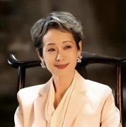 丁克38年，丈夫出轨8次坚决不离婚，如今63岁的叶童，活得潇洒